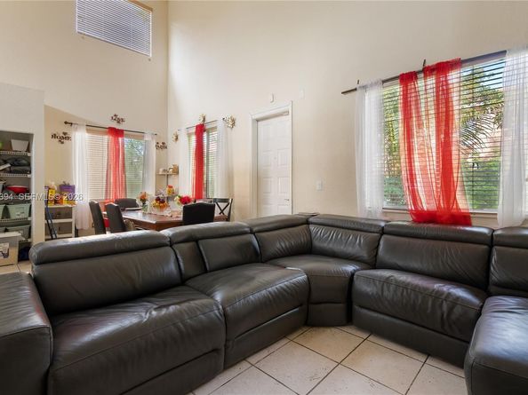 20507 NW 9th Ave, Miami Gardens FL 33169