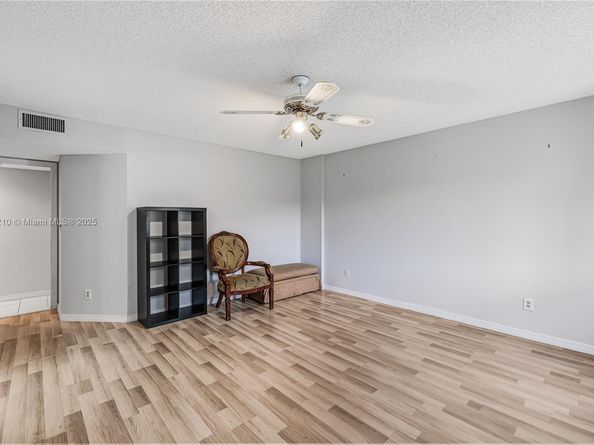 6698 N 10th Ave N 218, Lake Worth FL 33467