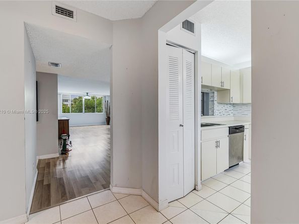 6698 N 10th Ave N 218, Lake Worth FL 33467