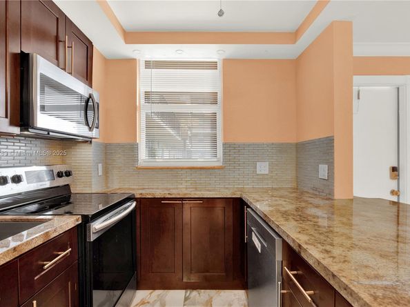 1811 Jefferson St 209, Hollywood FL 33020