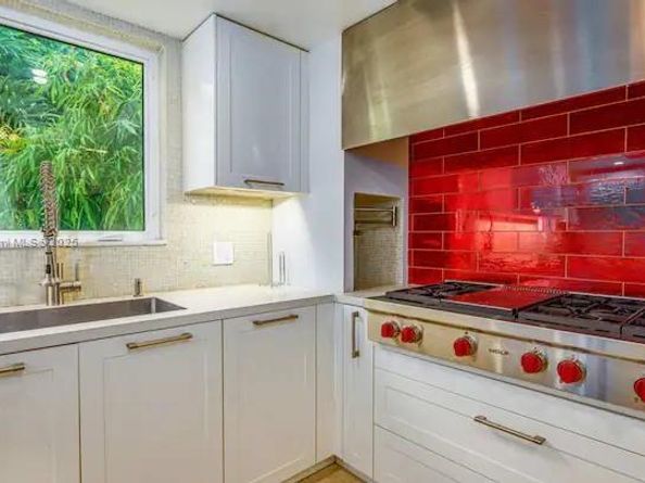 320 Polk St, Hollywood FL 33019