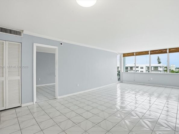 8233 Harding Ave 504, Miami Beach FL 33141