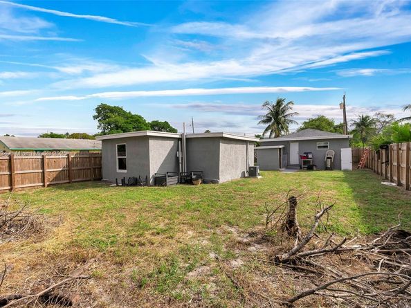 621 NW 15th Ave, Pompano Beach FL 33069