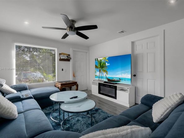 621 NW 15th Ave, Pompano Beach FL 33069