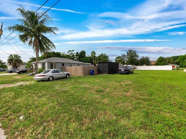 621 NW 15th Ave, Pompano Beach FL 33069