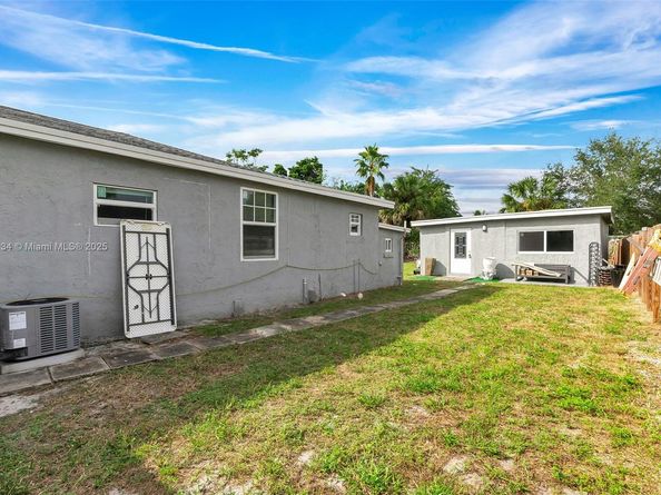 621 NW 15th Ave, Pompano Beach FL 33069