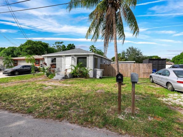 621 NW 15th Ave, Pompano Beach FL 33069