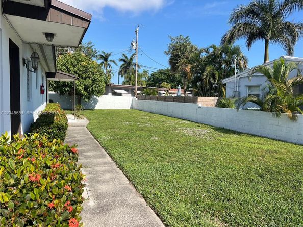 809 NE 2nd St unit 1-2, Hallandale Beach FL 33009