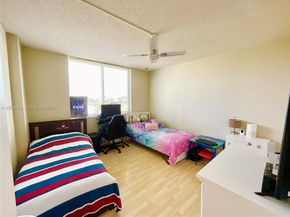 919 Hillcrest Dr 504, Hollywood FL 33021