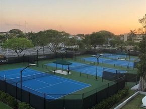 919 Hillcrest Dr 504, Hollywood FL 33021