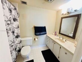 919 Hillcrest Dr 504, Hollywood FL 33021