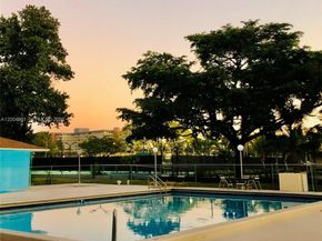 919 Hillcrest Dr 504, Hollywood FL 33021