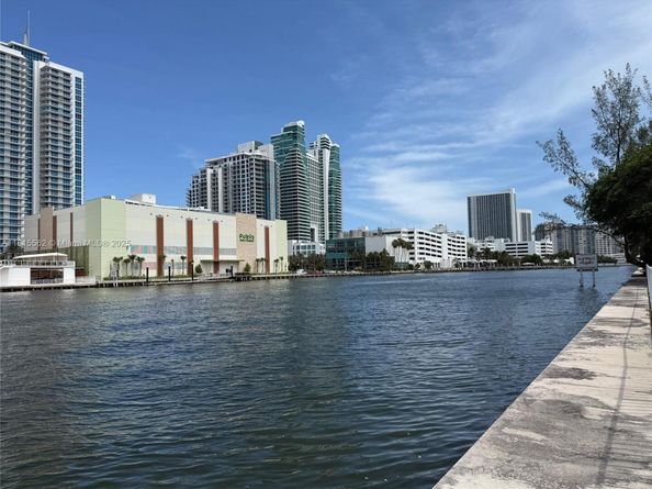 800 Parkview Dr 820, Hallandale Beach FL 33009