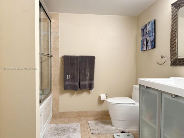 800 Parkview Dr 820, Hallandale Beach FL 33009