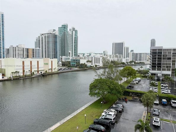 800 Parkview Dr 820, Hallandale Beach FL 33009