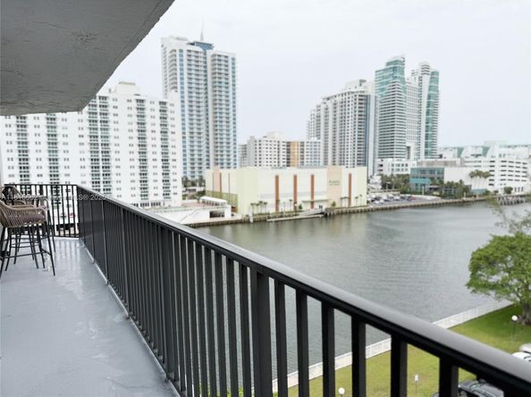 800 Parkview Dr 820, Hallandale Beach FL 33009