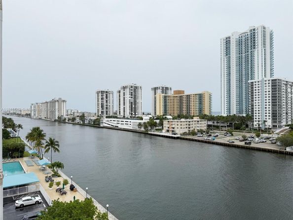 800 Parkview Dr 820, Hallandale Beach FL 33009