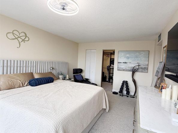 800 Parkview Dr 820, Hallandale Beach FL 33009