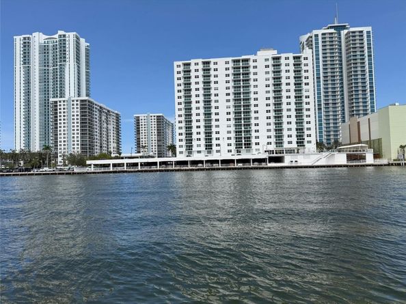 800 Parkview Dr 820, Hallandale Beach FL 33009