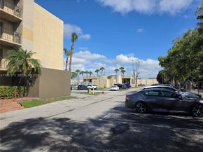 8615 NW 8th St 319, Miami FL 33126
