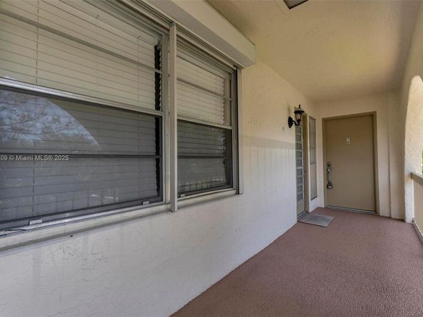 2704 Nassau Bnd J2, Coconut Creek FL 33066