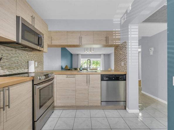 2704 Nassau Bnd J2, Coconut Creek FL 33066