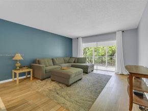 2704 Nassau Bnd J2, Coconut Creek FL 33066