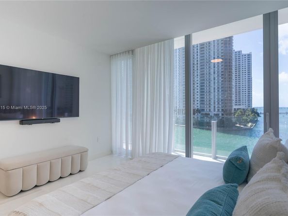 300 Biscayne Blvd Way 503C, Miami FL 33131