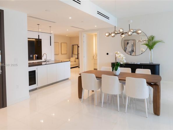 300 Biscayne Blvd Way 503C, Miami FL 33131