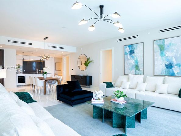 300 Biscayne Blvd Way 503C, Miami FL 33131