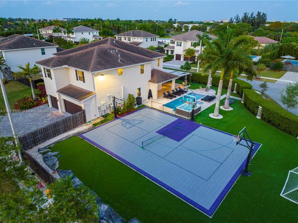 11 NW 122nd Ave, Miami FL 33182