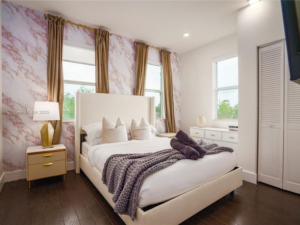 11 NW 122nd Ave, Miami FL 33182