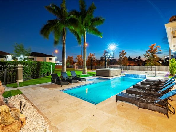 11 NW 122nd Ave, Miami FL 33182