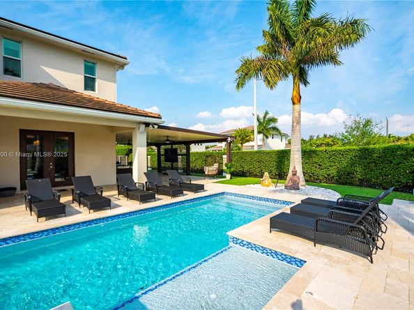 11 NW 122nd Ave, Miami FL 33182