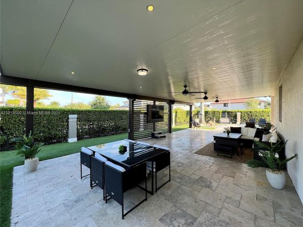 11 NW 122nd Ave, Miami FL 33182