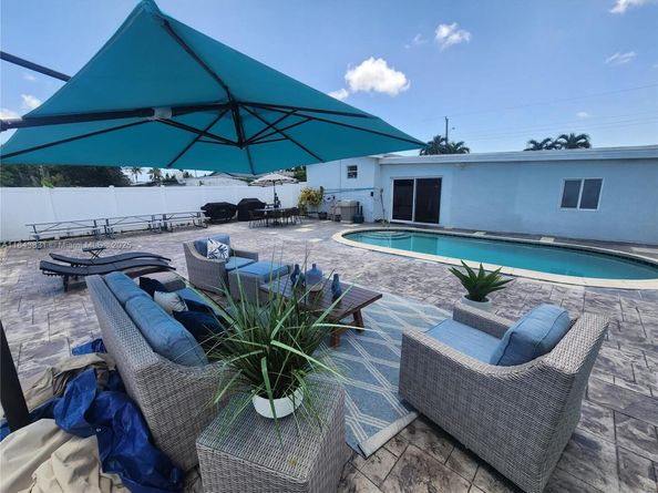 3617 NW 37th St, Lauderdale Lakes FL 33309