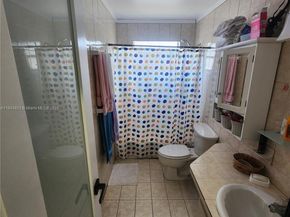 3617 NW 37th St, Lauderdale Lakes FL 33309