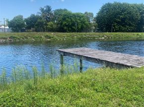 3617 NW 37th St, Lauderdale Lakes FL 33309