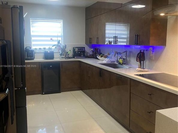3617 NW 37th St, Lauderdale Lakes FL 33309
