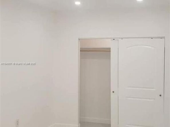3617 NW 37th St, Lauderdale Lakes FL 33309