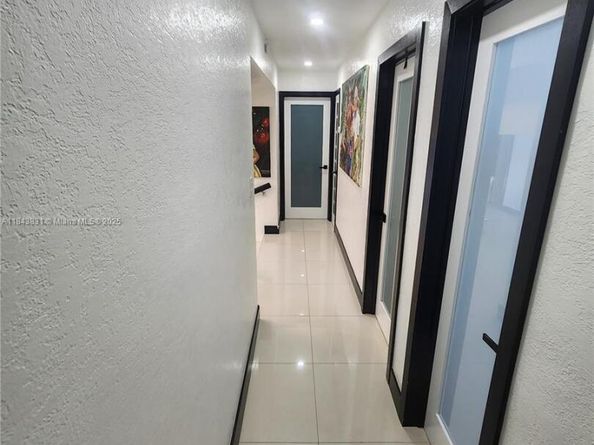 3617 NW 37th St, Lauderdale Lakes FL 33309