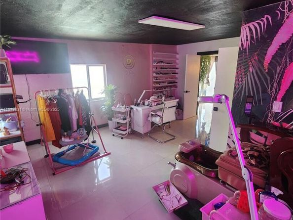 3617 NW 37th St, Lauderdale Lakes FL 33309