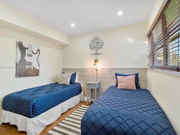 1401 SW 21st St, Miami FL 33145