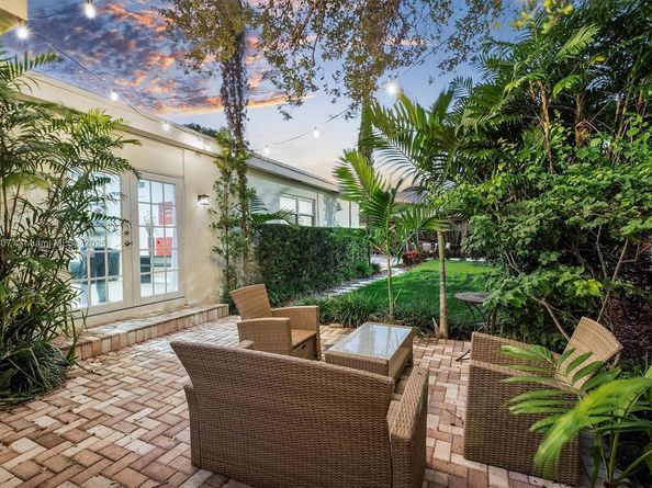 1401 SW 21st St, Miami FL 33145