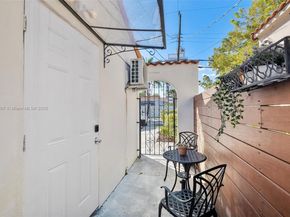 1401 SW 21st St, Miami FL 33145