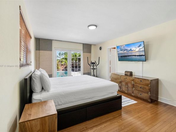 1401 SW 21st St, Miami FL 33145