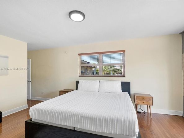 1401 SW 21st St, Miami FL 33145