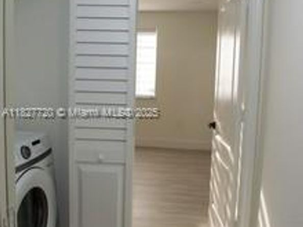 972 N 18th Ct, Hollywood FL 33020
