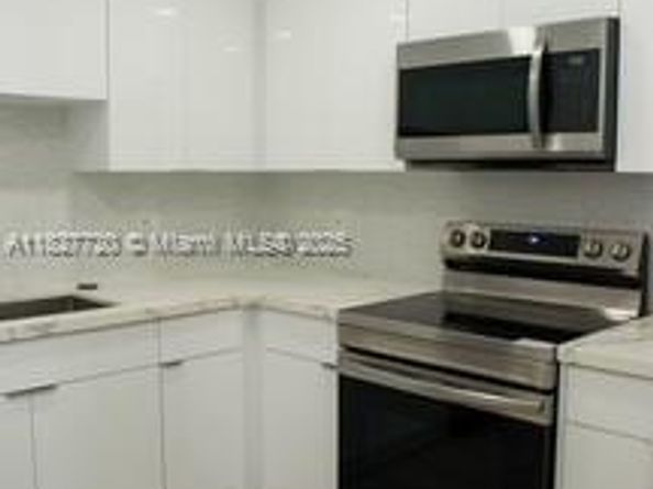 972 N 18th Ct, Hollywood FL 33020