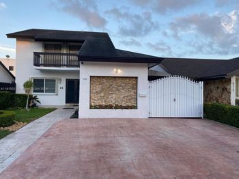 520 SW 90th Ct